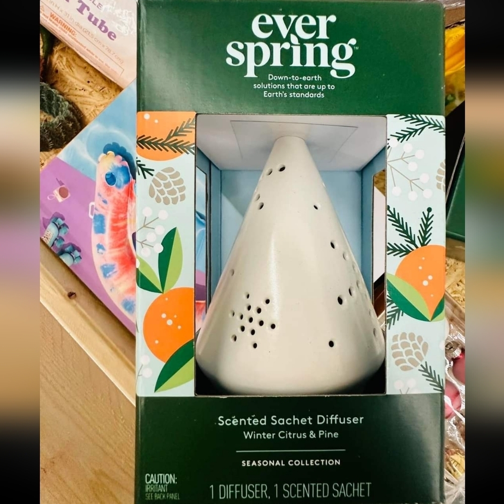 NEW Ever Spring Scented Seasonal Collection Sachet Diffuser Winter Citrus & Pine